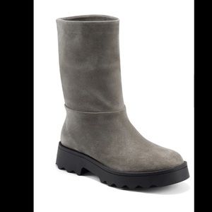 NWOT Womens Aerosoles Simple Suede Boots, Size 9.5